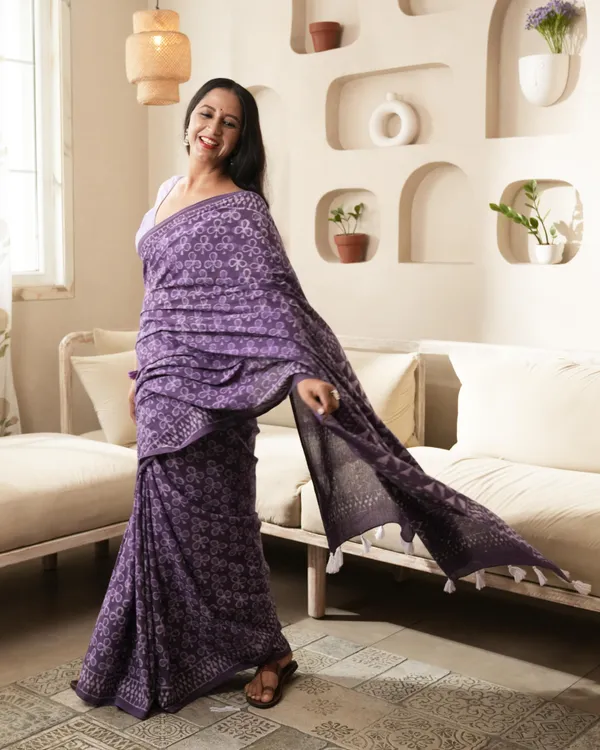Rustic_Purple_Cotton_Dabu_Butti_Print_Mul_Saree_For_Women
